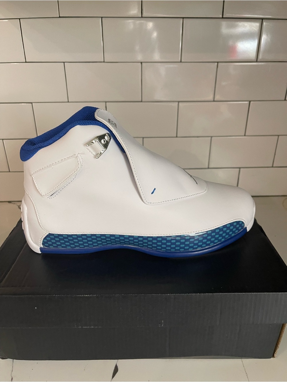 Men’s Retro 19 Size 8.5.